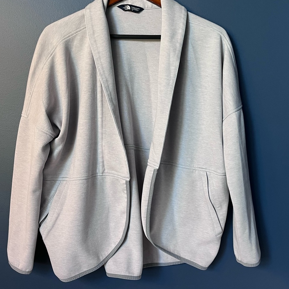 WOMENS THE NORTH FACE JACKET Size Medium gray